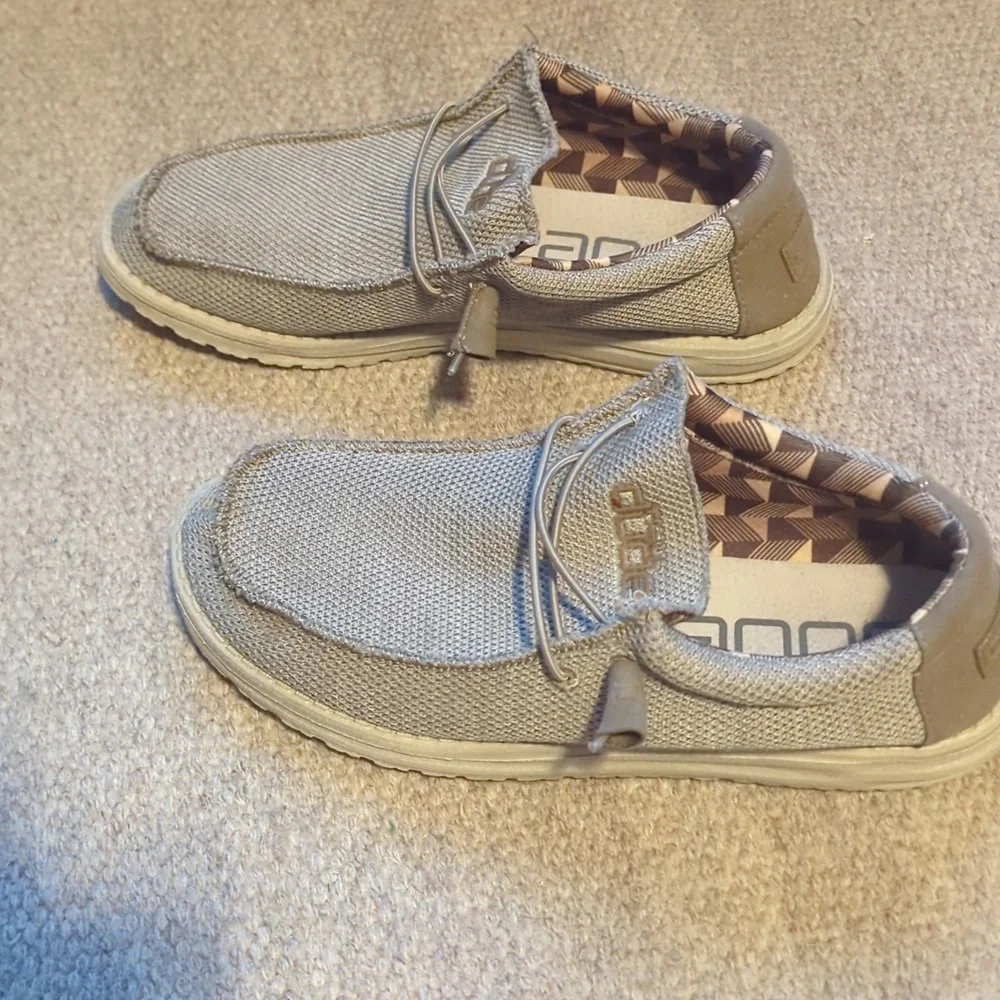 Mens Beige Hey Dude wally slip on shoes size 10 - Picture 1 of 7